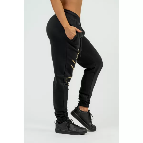  Pantaloni de trening Nebbia largi Signature INTENSE 846 BLACK/GOLD pentru femei 