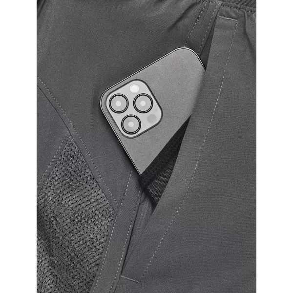  Pantaloni scurți pentru bărbați UNDER ARMOUR LAUNCH 5'' SHORTS 1382617-025 GRI 